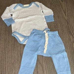 Sapling baby bodysuit and pants set